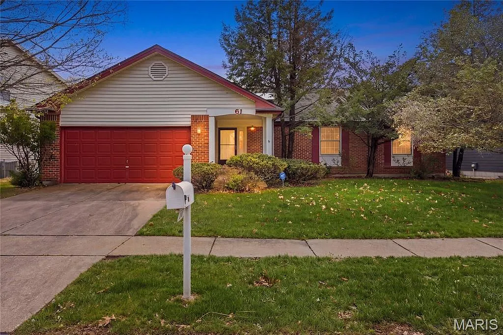 61 Majestic Ct photo 1