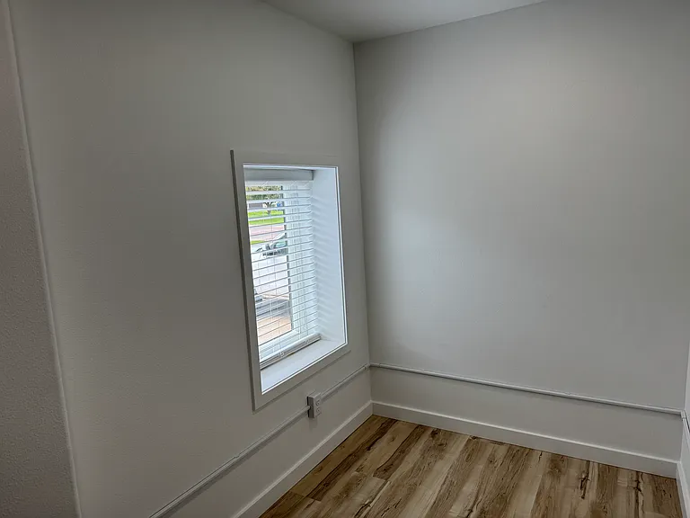 802 W Kemp Ave #1 — Photo 9