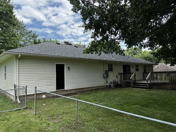 2nd image of 1211 Spruce St