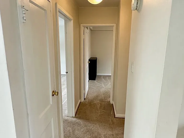10413 Montrose Ave #201 — Photo 5