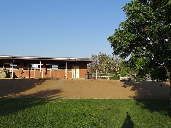 3 Stall Barn with Tack Room