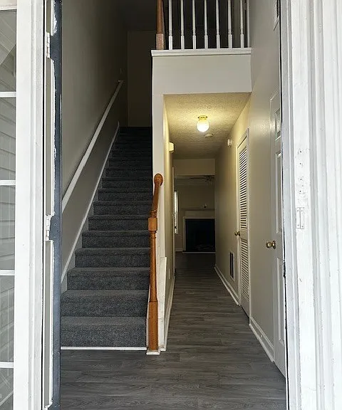 5675 Hampton Ct — Photo 4