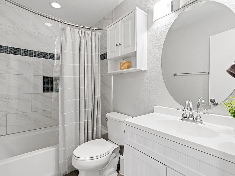 104 Cove E #106 — Photo 17