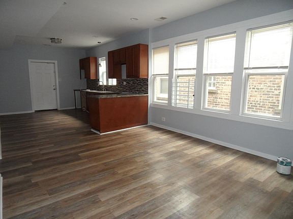 4th image of 8029 S Ingleside Ave #2