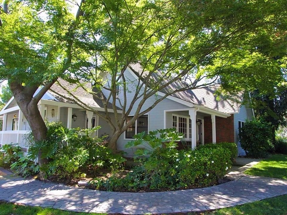 1st image of 4035 Canyon Dr
