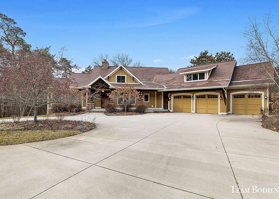 1st image of 7420 Valle Del Pino Dr NE
