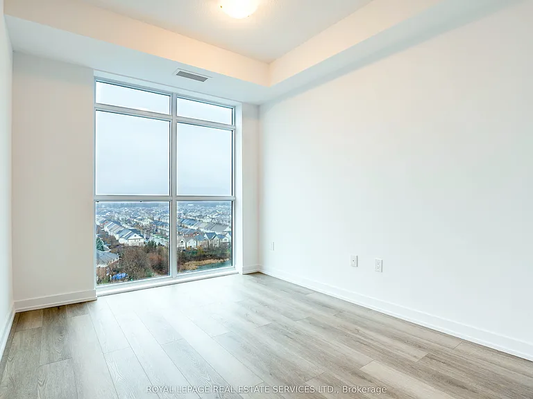 460 Dundas St E #1102 — Photo 28