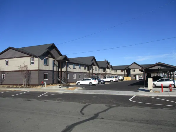 154 W Adams Ave, Sisters, OR 97759