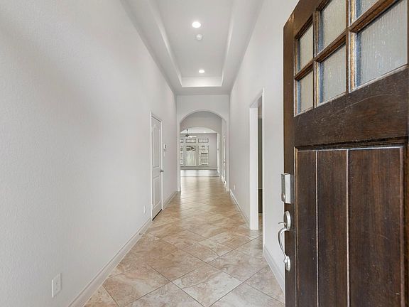2nd image of 4108 Ashwood Hollow Ln