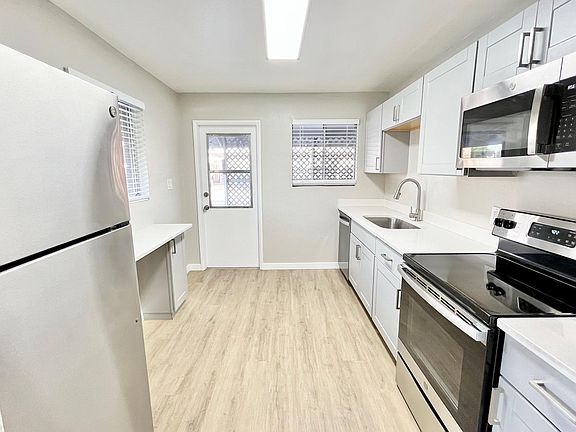 5th image of 2035 E Turney Ave #1E