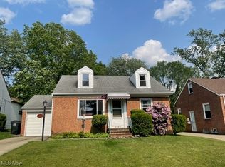 1403 Cranover Rd, Lyndhurst, OH 44124