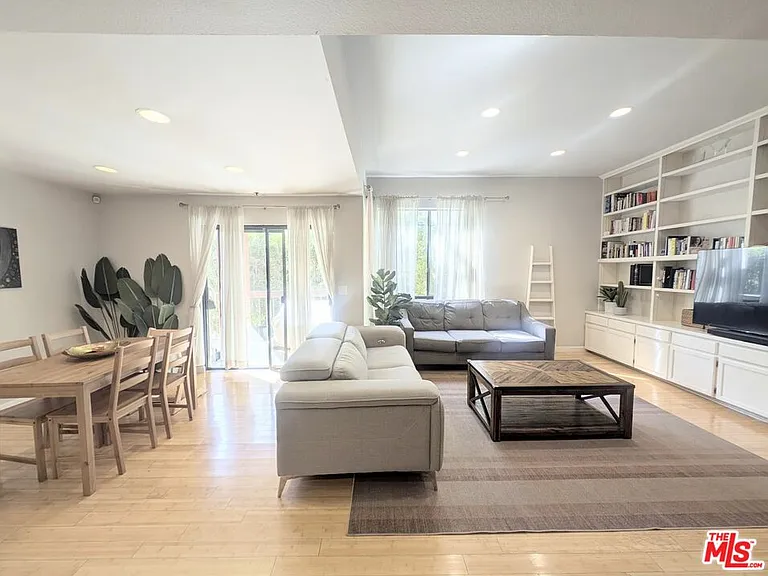 835 S Lucerne Blvd #209 — Photo 1