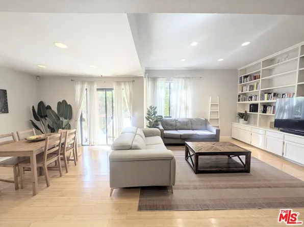 835 S Lucerne Blvd APT 209, Los Angeles, CA 90005