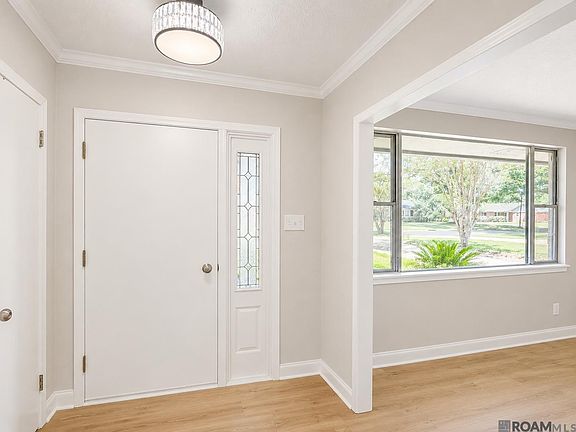 4th image of 9334 W Damuth Dr