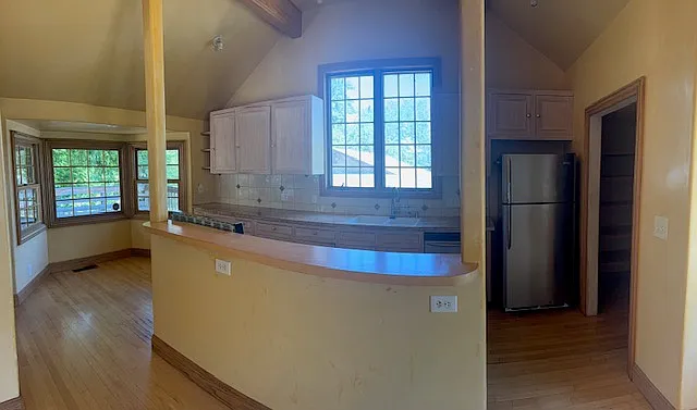 598 Redwood Ave — Photo 18