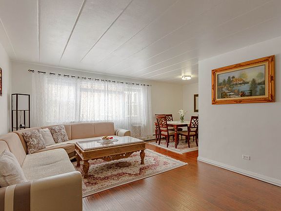3rd image of 6160 N Damen Ave APT 204