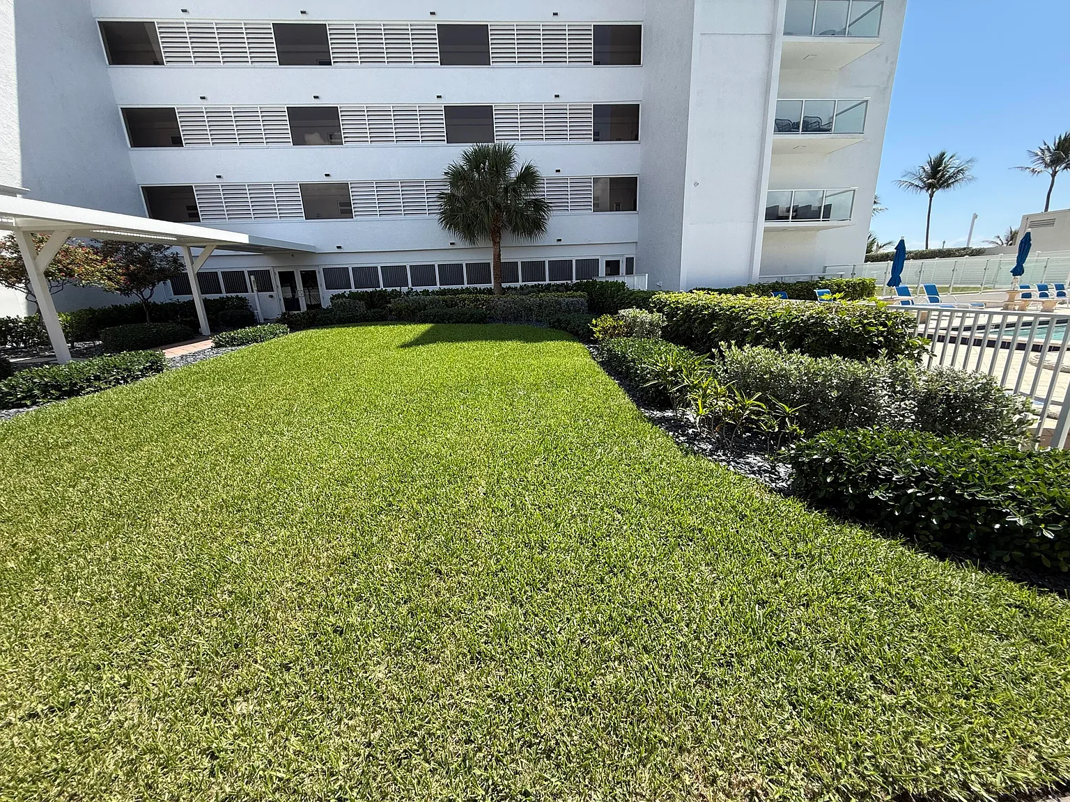2 bed, 2.5 bath, 1867 sqft, $10,000 — Photo 2