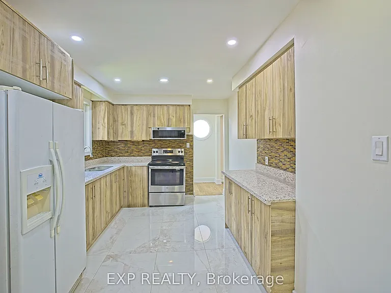 4 Fallway Rd #UPPER — Photo 9
