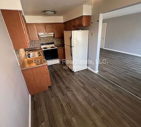 3rd image of 501 Western Ave APT 12
