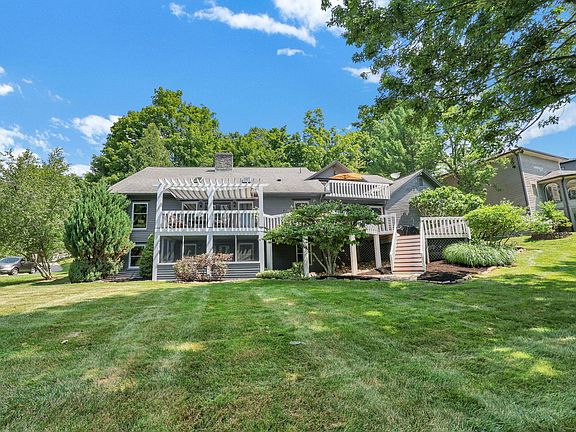3rd image of 72 Pinehurst Dr