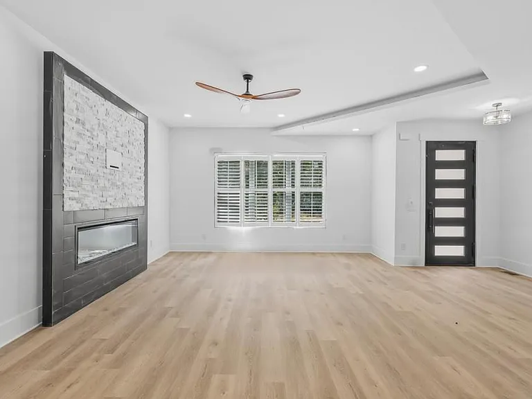185 Brush Creek Ct — Photo 2