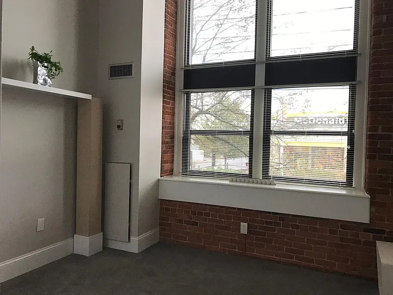 33 Maplewood Ave — Photo 12