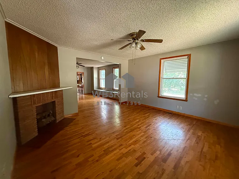 1405 Baltimore Ave — Photo 4