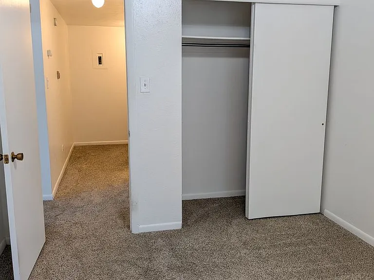 95 N Clarkson St Carolyn Arms Apartments — Photo 11