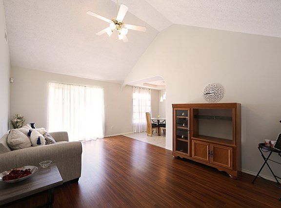 2nd image of 5721 N 39th St