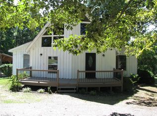 4544 Branson Davis Rd, Sophia, NC 27350