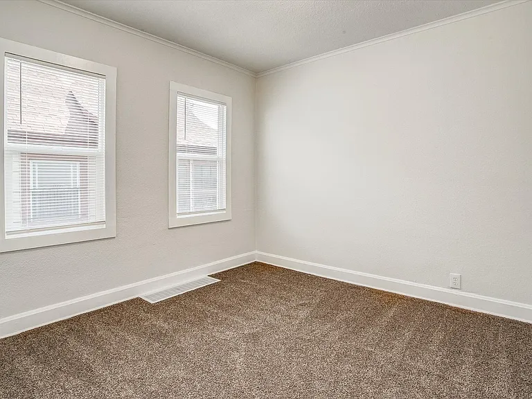 6210 Agnes Ave — Photo 19