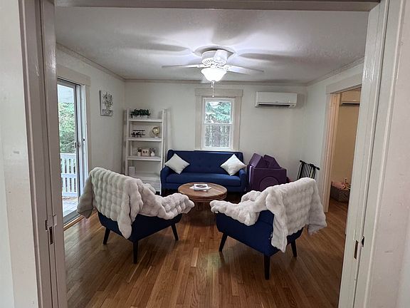 5th image of 44 Stowell Rd