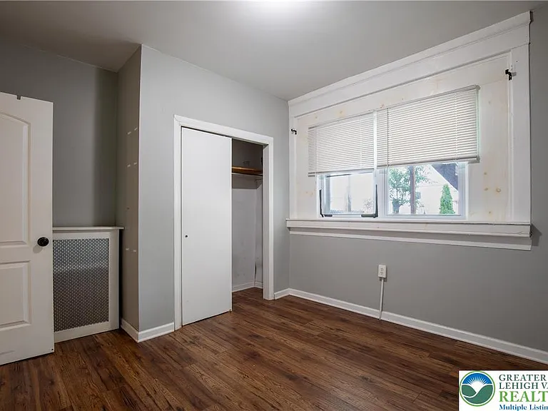 68 S Meade St — Photo 20