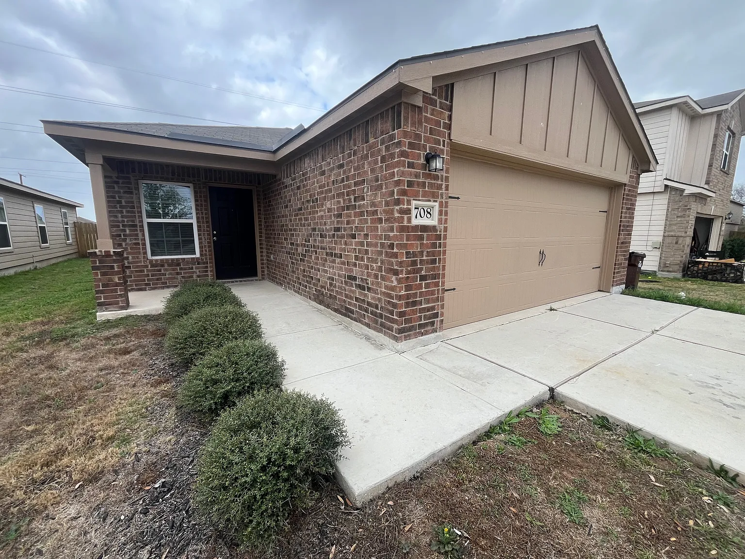 Shoal Creek 708 -- Stefani - 1 — Photo 1