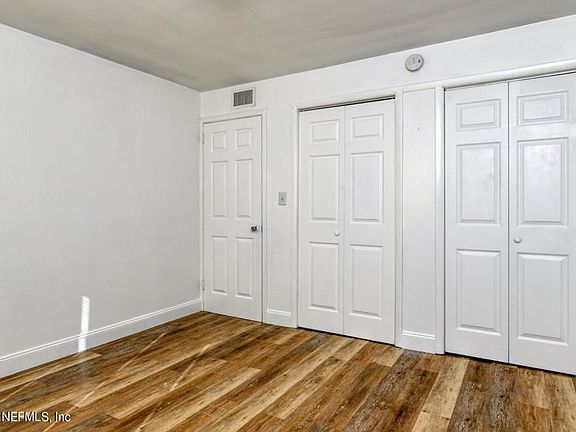 3rd image of 1265 W 26th St #1265