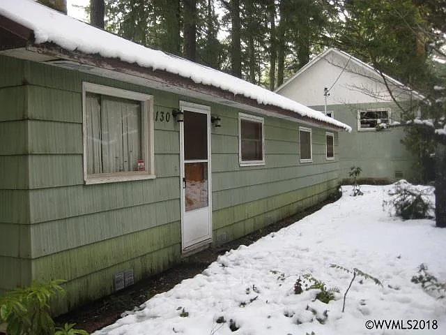 130 Short Ave W photo 1