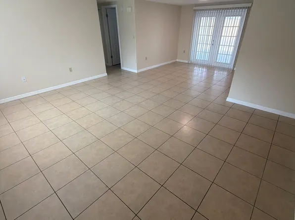 8833 Goshen Ln, Port Richey, FL 34668