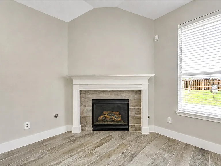 22027 Field Green Dr — Photo 6