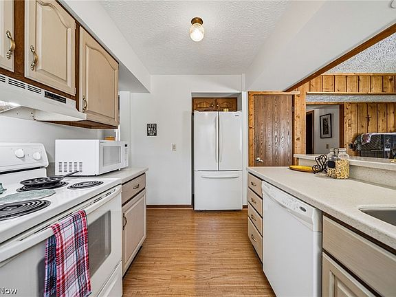 3rd image of 6216 Center St