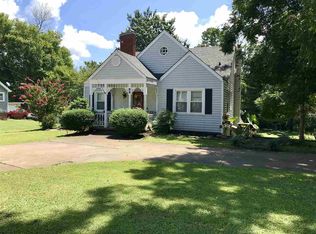 88 N Broad St, Lexington, TN 38351
