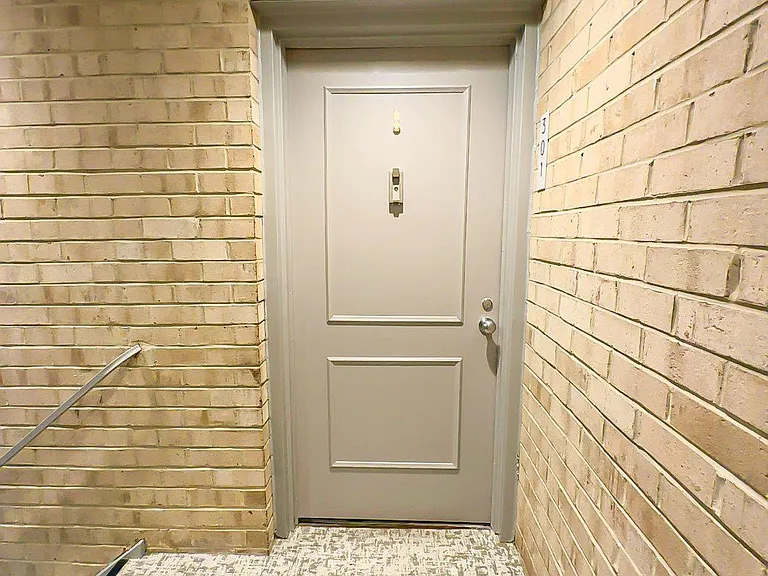 6 Monroe St #301 — Photo 2