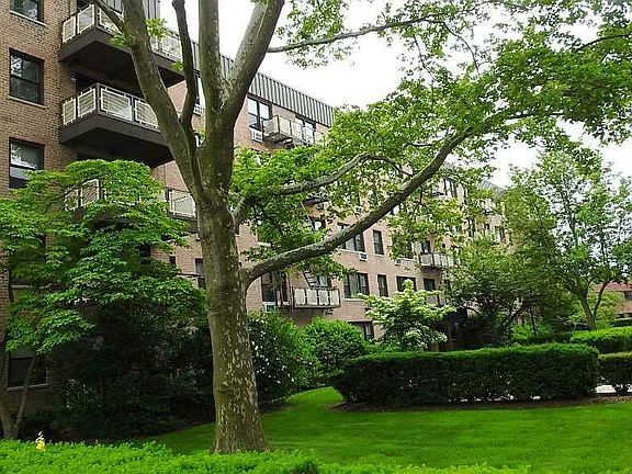 2nd image of 6 Birchwood Ct APT 5K