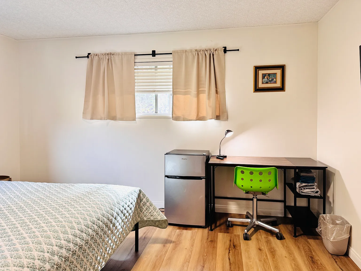 1 bed, 400 sqft, $900 — Photo 3