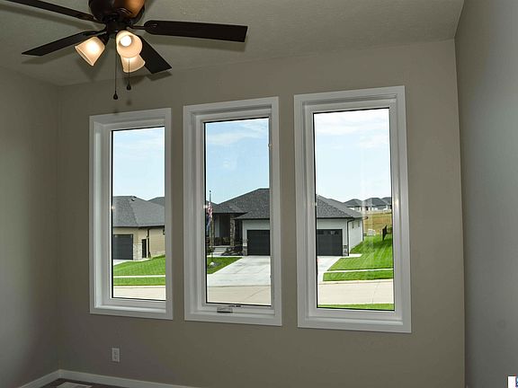 3rd image of 435 N 104th St