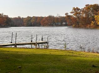 11474 Riverbank Ln, Pinckney, MI