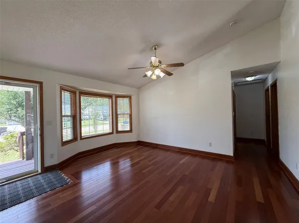 613 SW 61st St, Des Moines, IA 50312