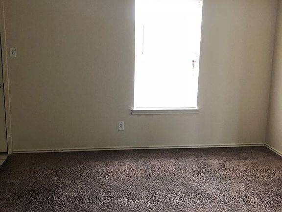 4th image of 1702 Windward Dr APT C