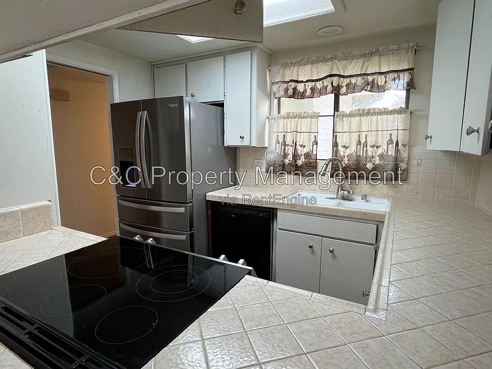 3350 M St #39