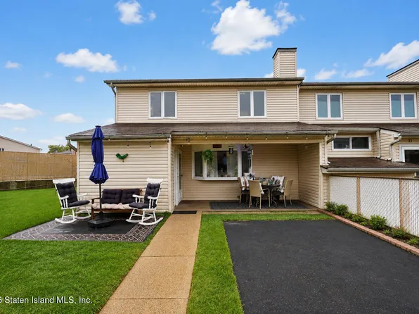 31 Regis Dr #63, Staten Island, NY 10314