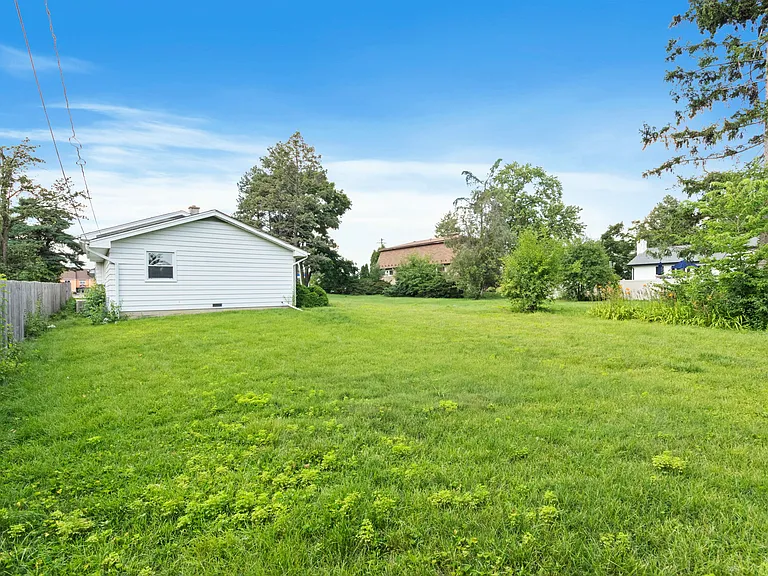 123 Ogden Ave — Photo 46